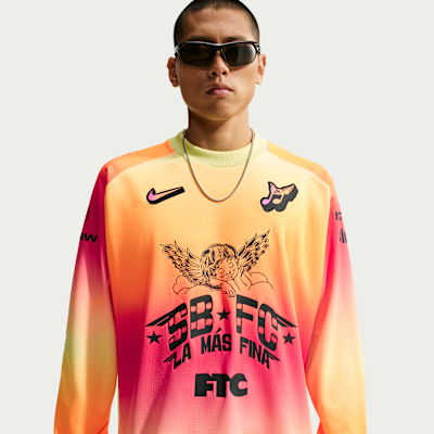 Nike SB Long-Sleeve Skate Top. Nike SG
